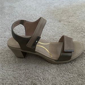 Naot Intact Heel Khaki Beige/ Pewter/ Mirror (Women's)